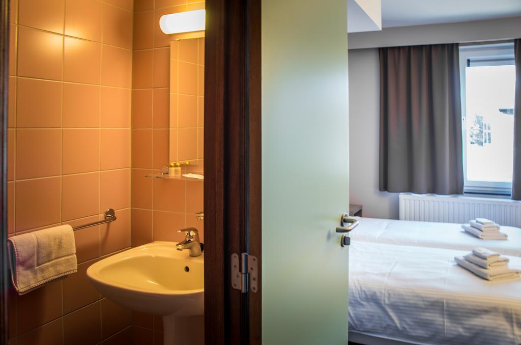 Hotel Les 100 Ciels เซนท์-ฮิวเบิร์ต ภายนอก รูปภาพ