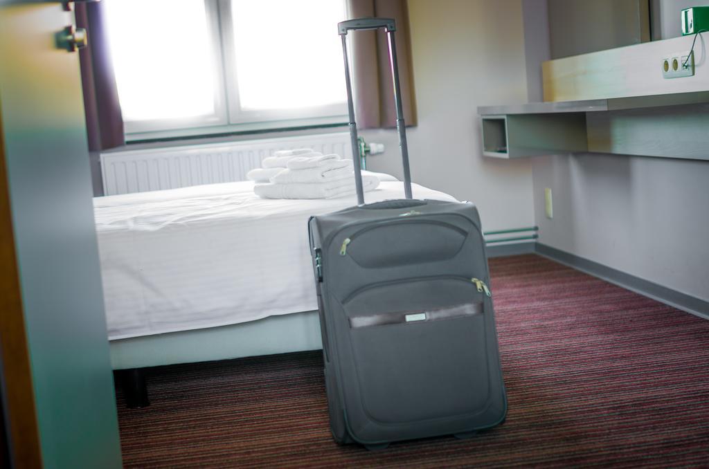 Hotel Les 100 Ciels เซนท์-ฮิวเบิร์ต ภายนอก รูปภาพ