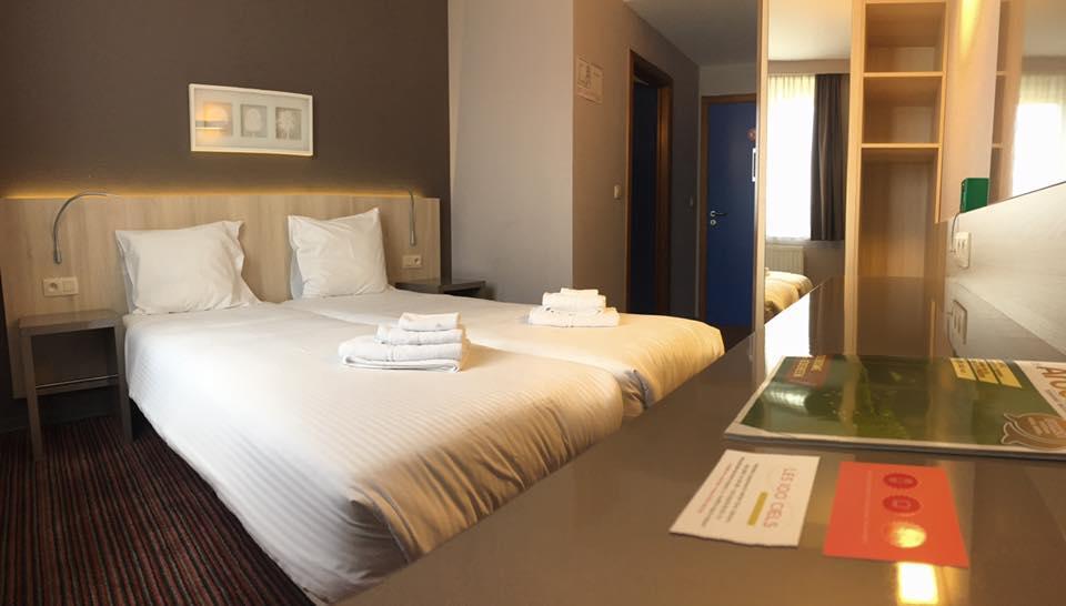 Hotel Les 100 Ciels เซนท์-ฮิวเบิร์ต ภายนอก รูปภาพ